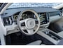Volvo V60 2.0 B4 Plus Bright | Navigatie | Apple Carplay | Android Auto | Lederen Bekleding | Stoelverwarming | Achteruitrijcamera | Parkeersensoren | Lichtmetalen Velgen | Keyless Entry | Elektrische Achterklep