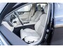 Volvo V60 2.0 B4 Plus Bright | Navigatie | Apple Carplay | Android Auto | Lederen Bekleding | Stoelverwarming | Achteruitrijcamera | Parkeersensoren | Lichtmetalen Velgen | Keyless Entry | Elektrische Achterklep