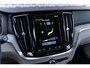 Volvo V60 2.0 B4 Plus Bright | Navigatie | Apple Carplay | Android Auto | Lederen Bekleding | Stoelverwarming | Achteruitrijcamera | Parkeersensoren | Lichtmetalen Velgen | Keyless Entry | Elektrische Achterklep