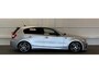 BMW 1-Serie 118i High Executive 18"LM velgen Rijdt en schakelt goed
