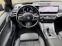 BMW i4 eDrive40 M-sport 84kWh | Panoramadak | ACC | Wegklapbare trekhaak | Sportstoelen | Leder/Alcantara | Head up | Harman&Kardon | Navigatie | Camera | Dodehoekdetectie | 19 inch M-velgen | LED | DAB | Apple CarPlay | Volledig dealeronderhouden!