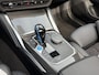 BMW i4 eDrive40 M-sport 84kWh | Panoramadak | ACC | Wegklapbare trekhaak | Sportstoelen | Leder/Alcantara | Head up | Harman&Kardon | Navigatie | Camera | Dodehoekdetectie | 19 inch M-velgen | LED | DAB | Apple CarPlay | Volledig dealeronderhouden!