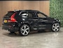 Volvo XC60 T8 AWD Recharge Ultra Dark | Bowers & Wilkins | Luchtvering | Trekhaak | 360° Camera | 455pk | Head-Up Display | Adaptieve Cruise Control | Stoelverwarming voor+achter | Stuurwielverwarming | Schuifdak | Full LED Meesturende koplampen | Pilot Assist | BLIS Dode Hoek Detectie | Black Pack; zwarte logo's voor en achter | Elektrische voorstoelen geheugen | R-Design Contour stoelen met wit stiksel en bies | Zitting verlenging voorstoelen | Lederen dashboard | 21 Inch | Google Infotainment | Keyless Drive | Elektrisch bedienbare achterklep | DAB Radio | Apple Carplay/Android Auto | Alarm Klasse III | Draadloos telefoon opladen | Volvo On Call met mobiele App functie | Onyx Black Metallic |