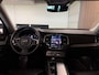 Volvo XC90 T8 AWD Recharge Plus Dark Long Range | Harman Kardon | All Season banden | Adaptieve Cruise Control | 455pk | Standkachel met Volvo On Call App | Stoelverwarming voor+achter | Stuurwielverwarming | Pilot Assist | BLIS Dode Hoek Detectie | Google Infotainment | Parkeercamera | Elektrische voorstoelen geheugen | Lederen bekleding | Zitting verlenging voorstoelen | Lederen dashboard | 20 Inch | Keyless Drive | Parkeersensoren voor+achter | Privacy Glass | Elektrisch bedienbare achterklep | Geïntegreerd kinderzitje achterin | Geïntegreerde zongordijnen achterportieren | Verlichte instaplijsten | 7-Persoons | 4-Zone Climate Control | DAB Radio | Apple Carplay/Android Auto | Draadloos telefoon opladen | Volvo On Call met mobiele App functie | Thunder Grey Metallic |