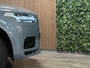 Volvo XC90 T8 AWD Recharge Plus Dark Long Range | Harman Kardon | All Season banden | Adaptieve Cruise Control | 455pk | Standkachel met Volvo On Call App | Stoelverwarming voor+achter | Stuurwielverwarming | Pilot Assist | BLIS Dode Hoek Detectie | Google Infotainment | Parkeercamera | Elektrische voorstoelen geheugen | Lederen bekleding | Zitting verlenging voorstoelen | Lederen dashboard | 20 Inch | Keyless Drive | Parkeersensoren voor+achter | Privacy Glass | Elektrisch bedienbare achterklep | Geïntegreerd kinderzitje achterin | Geïntegreerde zongordijnen achterportieren | Verlichte instaplijsten | 7-Persoons | 4-Zone Climate Control | DAB Radio | Apple Carplay/Android Auto | Draadloos telefoon opladen | Volvo On Call met mobiele App functie | Thunder Grey Metallic |