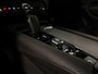 Volvo XC90 T8 AWD Recharge R-Design | Trekhaak | 360° Camera | Schuifdak | Harman Kardon | Adaptieve Cruise Control | Standkachel met Volvo On Call App | Stoelverwarming voor+achter | Stuurwielverwarming | 20 Inch | Pilot Assist | BLIS Dode Hoek Detectie | Lederen bekleding | Zitting verlenging voorstoelen | Keyless Drive | Parkeersensoren voor+achter | Privacy Glass | Elektrisch bedienbare achterklep | Draadloos telefoon opladen | DAB Radio | Apple Carplay/Android Auto | Volvo On Call met mobiele App functie | Onyx Black Metallic |