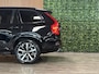 Volvo XC90 T8 AWD Recharge R-Design | Trekhaak | 360° Camera | Schuifdak | Harman Kardon | Adaptieve Cruise Control | Standkachel met Volvo On Call App | Stoelverwarming voor+achter | Stuurwielverwarming | 20 Inch | Pilot Assist | BLIS Dode Hoek Detectie | Lederen bekleding | Zitting verlenging voorstoelen | Keyless Drive | Parkeersensoren voor+achter | Privacy Glass | Elektrisch bedienbare achterklep | Draadloos telefoon opladen | DAB Radio | Apple Carplay/Android Auto | Volvo On Call met mobiele App functie | Onyx Black Metallic |