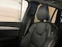 Volvo XC90 T8 AWD Recharge R-Design | Trekhaak | 360° Camera | Schuifdak | Harman Kardon | Adaptieve Cruise Control | Standkachel met Volvo On Call App | Stoelverwarming voor+achter | Stuurwielverwarming | 20 Inch | Pilot Assist | BLIS Dode Hoek Detectie | Lederen bekleding | Zitting verlenging voorstoelen | Keyless Drive | Parkeersensoren voor+achter | Privacy Glass | Elektrisch bedienbare achterklep | Draadloos telefoon opladen | DAB Radio | Apple Carplay/Android Auto | Volvo On Call met mobiele App functie | Onyx Black Metallic |