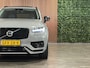 Volvo XC90 T8 AWD Recharge Ultra Dark | Vol! | Bowers & Wilkins | Luchtvering | Stoelventilatie | Trekhaak | 360 Camera | Head-Up Display | Stoelmassage | 455pk | Adaptieve Cruise Control | Stoelverwarming voor+achter | Stuurwielverwarming | Schuifdak | 21 Inch | Full LED Meesturende koplampen | Pilot Assist | BLIS Dode Hoek Detectie | Alcantara hemelbekleding | Lederen handgrepen en zonnekleppen | Elektrische voorstoelen geheugen | Nappa Lederen bekleding | Zitting verlenging voorstoelen | Lederen Dashboard | Google Infotainment | Keyless Drive | Parkeersensoren voor+achter | Privacy Glass | Elektrisch bedienbare achterklep | Geïntegreerde zongordijnen achterportieren | Geïntegreerd kinderzitje achterin | Verlichte instaplijsten | 7-Persoons | 4-Zone Climate Control | DAB Radio | Apple Carplay/Android Auto | Alarm Klasse III | Draadloos telefoon opladen | Volvo On Call met mobiele App functie | Vapour Grey Metallic |
