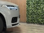 Volvo XC90 T8 AWD Recharge Ultra Dark | Vol! | Bowers & Wilkins | Luchtvering | Stoelventilatie | Trekhaak | 360 Camera | Head-Up Display | Stoelmassage | 455pk | Adaptieve Cruise Control | Stoelverwarming voor+achter | Stuurwielverwarming | Schuifdak | 21 Inch | Full LED Meesturende koplampen | Pilot Assist | BLIS Dode Hoek Detectie | Alcantara hemelbekleding | Lederen handgrepen en zonnekleppen | Elektrische voorstoelen geheugen | Nappa Lederen bekleding | Zitting verlenging voorstoelen | Lederen Dashboard | Google Infotainment | Keyless Drive | Parkeersensoren voor+achter | Privacy Glass | Elektrisch bedienbare achterklep | Geïntegreerde zongordijnen achterportieren | Geïntegreerd kinderzitje achterin | Verlichte instaplijsten | 7-Persoons | 4-Zone Climate Control | DAB Radio | Apple Carplay/Android Auto | Alarm Klasse III | Draadloos telefoon opladen | Volvo On Call met mobiele App functie | Vapour Grey Metallic |