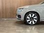 Volvo XC90 T8 AWD Recharge Ultra Dark | Vol! | Bowers & Wilkins | Luchtvering | Stoelventilatie | Trekhaak | 360 Camera | Head-Up Display | Stoelmassage | 455pk | Adaptieve Cruise Control | Stoelverwarming voor+achter | Stuurwielverwarming | Schuifdak | 21 Inch | Full LED Meesturende koplampen | Pilot Assist | BLIS Dode Hoek Detectie | Alcantara hemelbekleding | Lederen handgrepen en zonnekleppen | Elektrische voorstoelen geheugen | Nappa Lederen bekleding | Zitting verlenging voorstoelen | Lederen Dashboard | Google Infotainment | Keyless Drive | Parkeersensoren voor+achter | Privacy Glass | Elektrisch bedienbare achterklep | Geïntegreerde zongordijnen achterportieren | Geïntegreerd kinderzitje achterin | Verlichte instaplijsten | 7-Persoons | 4-Zone Climate Control | DAB Radio | Apple Carplay/Android Auto | Alarm Klasse III | Draadloos telefoon opladen | Volvo On Call met mobiele App functie | Vapour Grey Metallic |