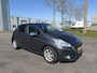 Peugeot 208 1.2 VTi Style 5-Deurs 82 PK. Mooie en zuinige auto van de eerste eigenaar !!! Distributieriem vervangen bij 110.000 KM in december 2023 !!