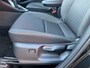 Toyota Yaris 1.5 Hybrid Dynamic Automaat / Trekhaak / Stoelverw. / Apple - Android Navi / LM / 4 seiz. banden / Hoge instap en zit