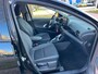 Toyota Yaris 1.5 Hybrid Dynamic Automaat / Trekhaak / Stoelverw. / Apple - Android Navi / LM / 4 seiz. banden / Hoge instap en zit