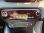 Toyota Yaris 1.5 Hybrid Dynamic Automaat / Trekhaak / Stoelverw. / Apple - Android Navi / LM / 4 seiz. banden / Hoge instap en zit
