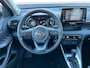 Toyota Yaris 1.5 Hybrid Dynamic Automaat / Trekhaak / Stoelverw. / Apple - Android Navi / LM / 4 seiz. banden / Hoge instap en zit