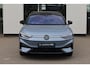 Volkswagen ID.7 Tourer Pro S Limited Edition 86 kWh 286PK / 210kW, LED Matrix IQ.Light, warmtepomp, panoramadak, 360° rondomzicht camera, voorstoelen verwarm- en ventileerbaar met massagefunctie, Apple Carplay & Android Auto, head-up display, Keyless Entry & Go, dodehoekdetectie (Side Assist), verwarmbare achterbank, adaptive cruise control met Stop & Go, dynamische grootlichtassistent (Dynamic Light Assist), verwarmbare voorruit, 20'' LMV 'Trondheim'