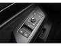 Volkswagen ID.7 Tourer Pro S Limited Edition 86 kWh 286PK / 210kW, LED Matrix IQ.Light, warmtepomp, panoramadak, 360° rondomzicht camera, voorstoelen verwarm- en ventileerbaar met massagefunctie, Apple Carplay & Android Auto, head-up display, Keyless Entry & Go, dodehoekdetectie (Side Assist), verwarmbare achterbank, adaptive cruise control met Stop & Go, dynamische grootlichtassistent (Dynamic Light Assist), verwarmbare voorruit, 20'' LMV 'Trondheim'