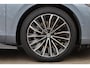 Volkswagen ID.7 Tourer Pro S Limited Edition 86 kWh 286PK / 210kW, LED Matrix IQ.Light, warmtepomp, panoramadak, 360° rondomzicht camera, voorstoelen verwarm- en ventileerbaar met massagefunctie, Apple Carplay & Android Auto, head-up display, Keyless Entry & Go, dodehoekdetectie (Side Assist), verwarmbare achterbank, adaptive cruise control met Stop & Go, dynamische grootlichtassistent (Dynamic Light Assist), verwarmbare voorruit, 20'' LMV 'Trondheim'