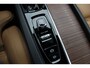 Volvo XC60 2.0 T8 Twin Engine AWD Inscription / NL Auto! / Full option! / Trekhaak / Panoramadak / 360Camera / Head-up / Luxe Leder / Keyless / 20'' / Bowrs&Wilkens / Stuur+Stoelverwarming / Stoelventilatie / Dodehoek / DAB / ACC