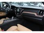 Volvo XC60 2.0 T8 Twin Engine AWD Inscription / NL Auto! / Full option! / Trekhaak / Panoramadak / 360Camera / Head-up / Luxe Leder / Keyless / 20'' / Bowrs&Wilkens / Stuur+Stoelverwarming / Stoelventilatie / Dodehoek / DAB / ACC