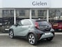 Toyota Aygo X 1.5 Hybrid Pulse Plus | Tarragon, Bi-Tone, Stoelverwarming, Climate control, Startknop, LED, 17 inch