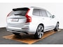 Volvo XC90 2.0 T8 Recharge AWD R-Design Panoramadak - Trekhaak - B&W - Luchtvering - Head up - achterbank verwarmd - Visual Park Assist - Parkeerverwarming met timer - Verwarmbaar stuurwiel -