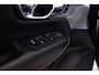 Volvo XC90 2.0 T8 Recharge AWD R-Design Panoramadak - Trekhaak - B&W - Luchtvering - Head up - achterbank verwarmd - Visual Park Assist - Parkeerverwarming met timer - Verwarmbaar stuurwiel -