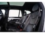 Volvo XC90 2.0 T8 Recharge AWD R-Design Panoramadak - Trekhaak - B&W - Luchtvering - Head up - achterbank verwarmd - Visual Park Assist - Parkeerverwarming met timer - Verwarmbaar stuurwiel -