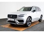 Volvo XC90 2.0 T8 Recharge AWD R-Design Panoramadak - Trekhaak - B&W - Luchtvering - Head up - achterbank verwarmd - Visual Park Assist - Parkeerverwarming met timer - Verwarmbaar stuurwiel -