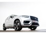 Volvo XC90 2.0 T8 Recharge AWD R-Design Panoramadak - Trekhaak - B&W - Luchtvering - Head up - achterbank verwarmd - Visual Park Assist - Parkeerverwarming met timer - Verwarmbaar stuurwiel -