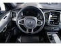 Volvo XC90 2.0 T8 Recharge AWD R-Design Panoramadak - Trekhaak - B&W - Luchtvering - Head up - achterbank verwarmd - Visual Park Assist - Parkeerverwarming met timer - Verwarmbaar stuurwiel -