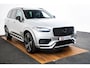 Volvo XC90 2.0 T8 Recharge AWD R-Design Panoramadak - Trekhaak - B&W - Luchtvering - Head up - achterbank verwarmd - Visual Park Assist - Parkeerverwarming met timer - Verwarmbaar stuurwiel -