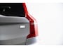 Volvo XC90 2.0 T8 Recharge AWD R-Design Panoramadak - Trekhaak - B&W - Luchtvering - Head up - achterbank verwarmd - Visual Park Assist - Parkeerverwarming met timer - Verwarmbaar stuurwiel -
