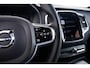 Volvo XC90 2.0 T8 Recharge AWD R-Design Panoramadak - Trekhaak - B&W - Luchtvering - Head up - achterbank verwarmd - Visual Park Assist - Parkeerverwarming met timer - Verwarmbaar stuurwiel -