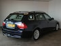 BMW 3-Serie Touring 320i High Executive NWE APK