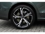 Volvo V60 T6 Plug-in hybrid AWD Plus Dark | Panoramadak | Harman Kardon geluidsysteem | Rondomzicht camera | Hemelbekleding donker | Nappa leder charcoal bekleding | Google services | Getinte ramen | Apple Carplay & Android Auto | Verwarmbare voor- en achterstoelen | Verwarmbaar stuurwiel | Elektrisch verstelbare stoelen met geheugenstanden |