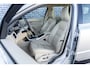Volvo XC70 D4 FWD Inscription Edition | Unieke Auto - Dealer Onderhouden | Navigatie | Schuif-/Kanteldak | Lederen Bekleding | Elek. Stoelen | Memory | Park Assist | Adaptieve Cruise Control | Stoelverwarming | Elek. Achterklep | Volvo On Call | 18" LM