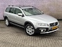 Volvo XC70 D4 FWD Inscription Edition | Unieke Auto - Dealer Onderhouden | Navigatie | Schuif-/Kanteldak | Lederen Bekleding | Elek. Stoelen | Memory | Park Assist | Adaptieve Cruise Control | Stoelverwarming | Elek. Achterklep | Volvo On Call | 18" LM