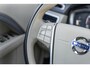 Volvo XC70 D4 FWD Inscription Edition | Unieke Auto - Dealer Onderhouden | Navigatie | Schuif-/Kanteldak | Lederen Bekleding | Elek. Stoelen | Memory | Park Assist | Adaptieve Cruise Control | Stoelverwarming | Elek. Achterklep | Volvo On Call | 18" LM