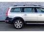 Volvo XC70 D4 FWD Inscription Edition | Unieke Auto - Dealer Onderhouden | Navigatie | Schuif-/Kanteldak | Lederen Bekleding | Elek. Stoelen | Memory | Park Assist | Adaptieve Cruise Control | Stoelverwarming | Elek. Achterklep | Volvo On Call | 18" LM