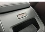 Volvo XC60 T6 Plug-in hybrid AWD Plus Black Edition | Luchtvering | Panoramisch dak met schuif-/kantel functie | Harman kardon geluidsinstallatie | Verwarmbaar stuurwiel | Stoelen achter verwarmbaar | 360 graden camera | Head-up Display | Getinte ramen achter | 21 inch Black ed. Velgen |