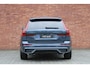 Volvo XC60 T6 Plug-in hybrid AWD Plus Black Edition | Actieve Luchtvering | Panoramisch dak met schuif-/kantel functie | Harman kardon geluidsinstallatie | Verwarmbaar stuurwiel | Geventileerde stoelen voor/achter | Stoelen achter verwarmbaar | 360 graden camera | Head-up Display | Getinte ramen achter | 21 inch Black ed. Velgen |
