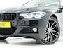 BMW 3-Serie Touring 320i M Sport Shadow | Panoramadak | Leder | Keyless | Memory | Sfeerlicht | Zwarte Hemel | LED