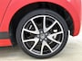 Toyota Yaris 1.5 Hybrid Launch Edition Limited | Head-Up Display | Stoelverwarming | Lederen bekleding | Draadloze telefoonlader | Achteruitrijcamera | Climate Control | Navigatie | Apple CarPlay/Android Auto |