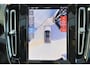 Volvo EC40 Single Motor Extended Range Ultra Black Ed. 82 kWh Intellisafe Assist & Surround - 360º Camera - Harman/Kardon audio - Verwarmde voorstoelen & stuur - Parkeersensoren voor & achter - Elektr. bedienb. voorstoelen met geheugen links - Draadloze tel. lader - Warmtepomp - 20" LMV