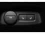 Volvo EC40 Single Motor Extended Range Ultra Black Ed. 82 kWh Intellisafe Assist & Surround - 360º Camera - Harman Kardon audio - Verwarmde voorstoelen & stuur - Parkeersensoren voor & achter - Elektr. bedienb. voorstoelen met geheugen links - Apple® CarPlay - Android Auto - Draadloze tel. lader - Warmtepomp - 20 inch LMV