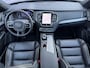 Volvo XC90 2.0 T8 Recharge AWD Ultimate Bright | Long Range | 360 Graden Camera | Lichtmetalen Velgen 21 inch | Trekhaak | Nappaleder | Head-up Display | Keyless Entry | Panoramadak | Elektrisch Verstelbare Voorstoelen | Cruise Control Adaptief | BLIS