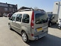 Renault Kangoo 1.6-16V Privilège AUTOMAAT - Rolstoelauto - Bodemverlaging - Knielsysteem - Luchtvering - Nieuwstaat ! - Rolstoelvervoer