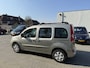 Renault Kangoo 1.6-16V Privilège AUTOMAAT - Rolstoelauto - Bodemverlaging - Knielsysteem - Luchtvering - Nieuwstaat ! - Rolstoelvervoer